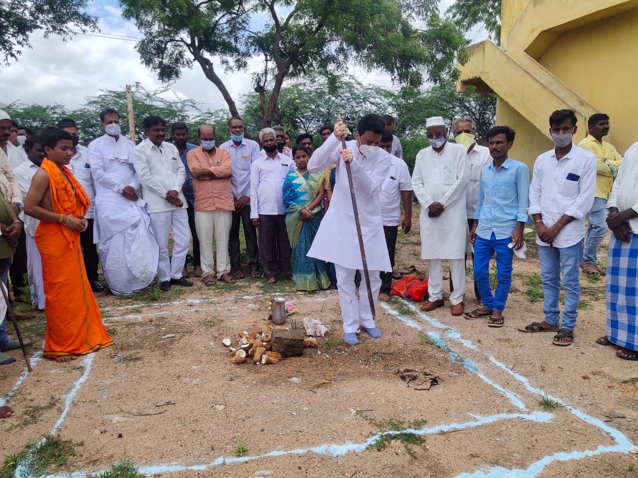 58ಲಕ್ಷ ರೂಗಳ ವೆಚ್ಚದ ಶಾಲೆ ಕಟ್ಟಡ ಕಾಮಗಾರಿಗೆ ಶಂಕು ಸ್ಥಾಪನೆ .