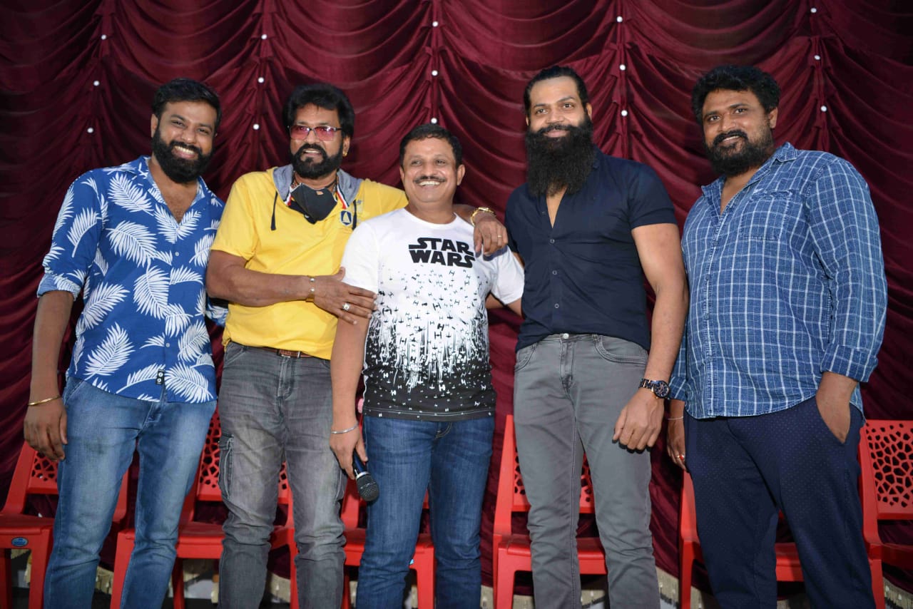 "ವರದ" ನಾಗಿ ಬರುತ್ತಿದ್ದಾರೆ ವಿನೋದ್ ಪ್ರಭಾಕರ್.. ಸ್ಯಾಂಡಲ್ ವುಡ್ ನಲ್ಲಿ ಸದ್ದು ಮಾಡುತ್ತಿದೆ ಚಿತ್ರದ ಮೋಷನ್ ಪೋಸ್ಟರ್.