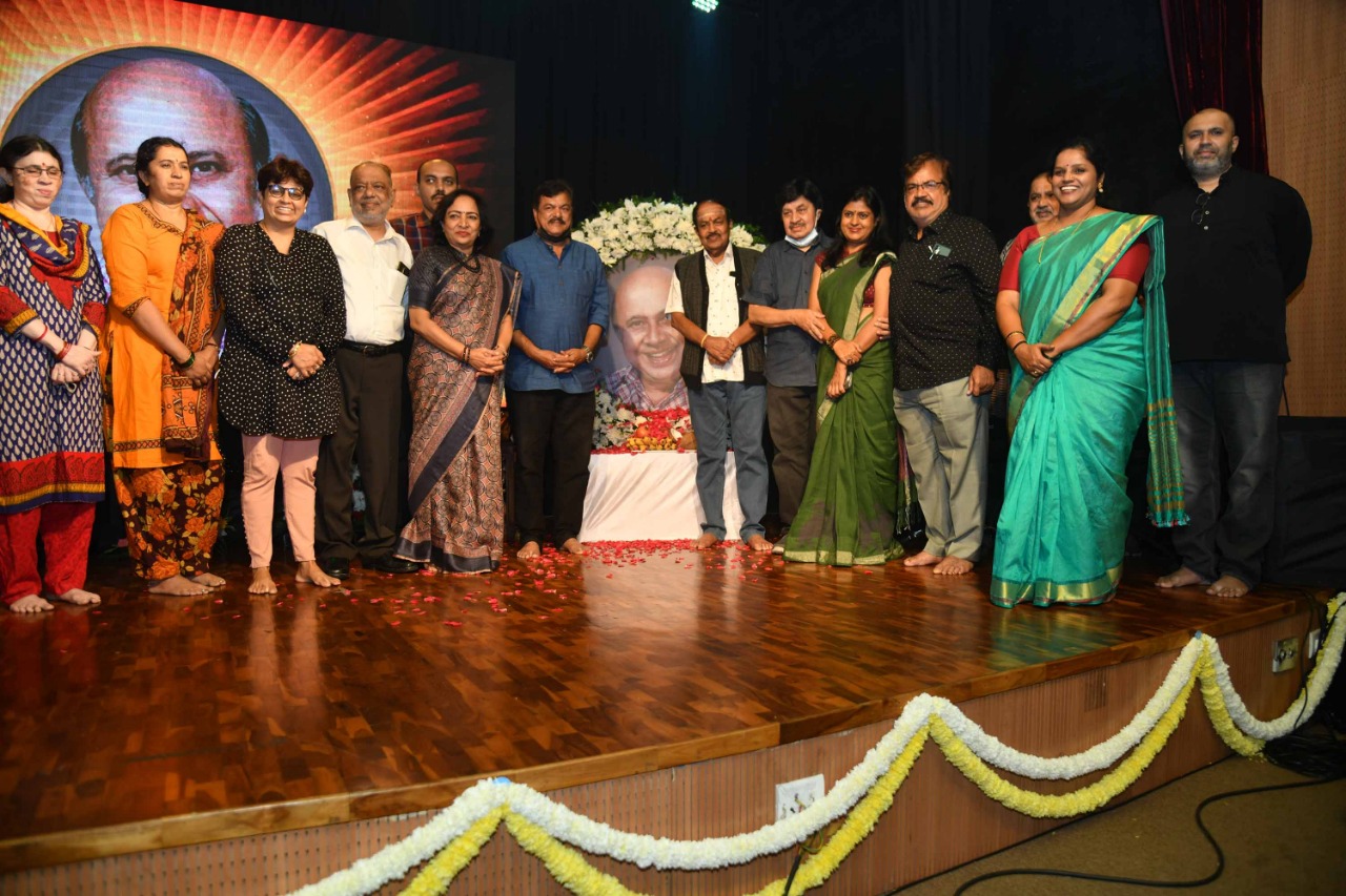 ಶಿವರಾಮಣ್ಣನಿಗೆ ಡಾ||ಅರವಿಂದ್ ರಾವ್ ಹಾಗೂ ಡಾ||ಕಾಮಿನಿರಾವ್ ಕುಟುಂಬದಿಂದ  ಶ್ರದ್ಧಾಂಜಲಿ.