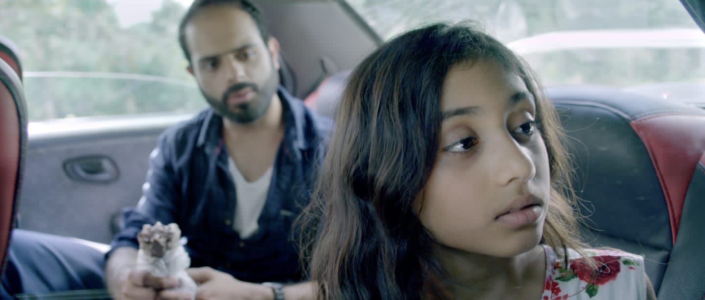 ​    ​​    ​ಸಮಾಜದಲ್ಲಿ ನಡೆಯುವ ಅನೇಕ ದುಷ್ಟದಂಧೆಗಳ ವಿರುದ್ದ ಹೋರಾಡುವ ಅಸ್ತ್ರವೇ "ಸೋಲ್ಡ್".