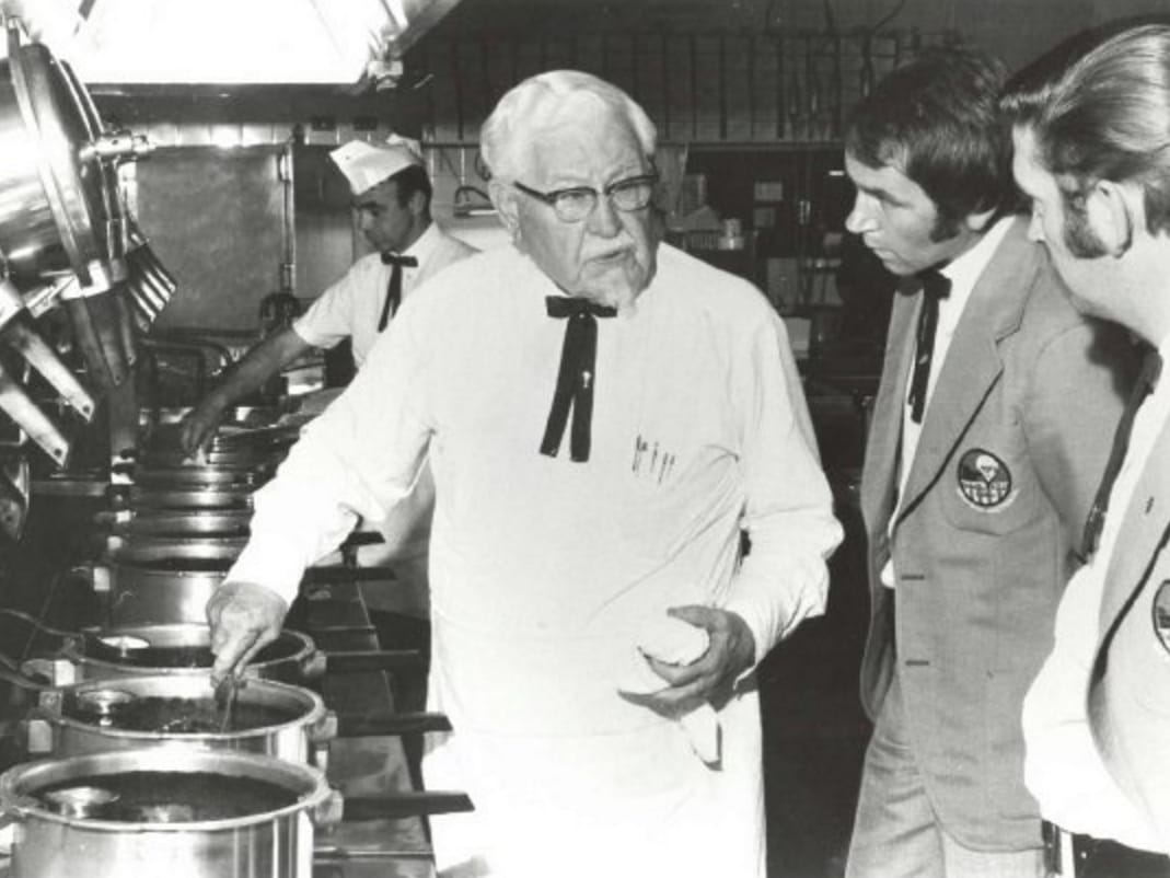 ಕೆಎಫ್ ಸಿ ಪ್ರಿಯರೇ ಒಮ್ಮೆ ಇದನ್ನ ಓದಿ.... ನಿಮ್ಮ ಹುಮ್ಮಸ್ಸು ಜಾಸ್ತಿ ಮಾಡುತ್ತೆ ಕೆಎಫ್ ಸಿ ಹಿಸ್ಟರಿ.