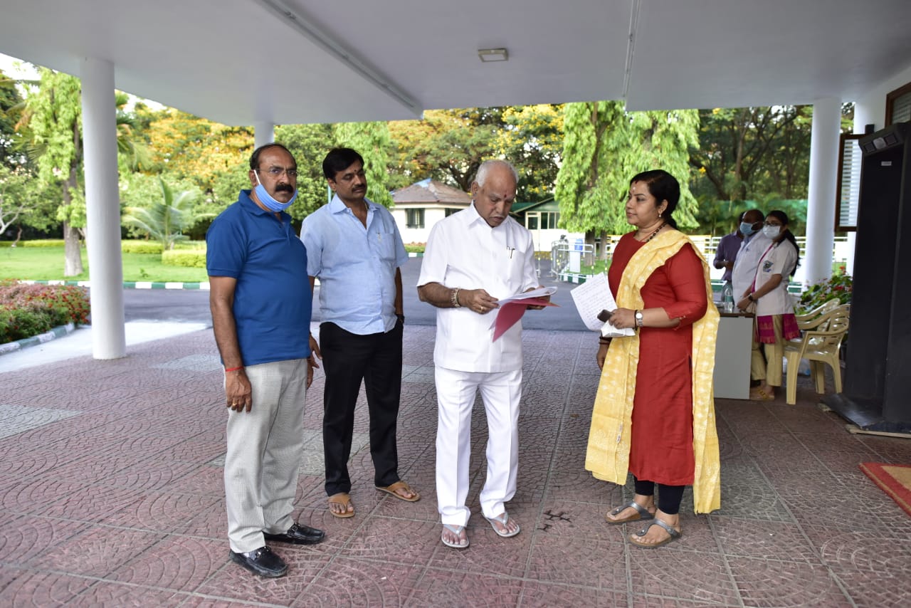 ನಟಿ ತಾರ .