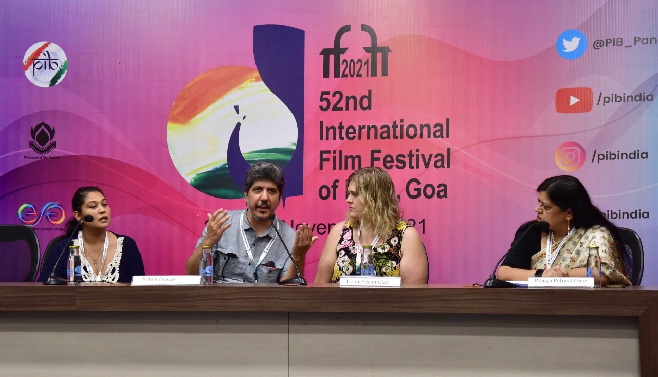 (IFFI-2021) ಪತ್ರಿಕಾಗೋಷ್ಠಿಯಲ್ಲಿ ಸ್ಪ್ಯಾನಿಷ್ ಮತ್ತು ಗೌರಾನಿ ಚಲನಚಿತ್ರ ‘ಚಾರ್ಲೆಟ್’ ನ ನಿರ್ದೇಶಕ ಸೈಮನ್ ಫ್ರಾಂಕೋ ಮತ್ತು ಸಹ-ನಿರ್ಮಾಪಕಿ ಲೀನಾ ಫರ್ನಾಂಡೀಸ್ ಭಾಗಿ.