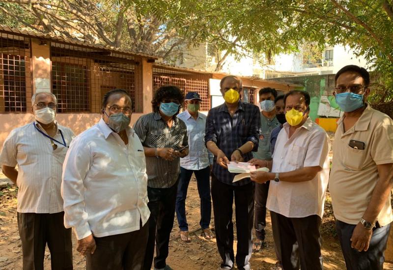 ಕರ್ನಾಟಕ ಚಲನಚಿತ್ರ ಕಾರ್ಮಿಕರ ಒಕ್ಕೂಟಕ್ಕೆ ಸಹಾಯ ಅಸ್ತ ನಿಖಿಲ್ ಕುಮಾರ್ ಸ್ವಾಮಿ 