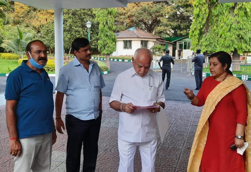 ನಟಿ ಶ್ರೀ ಮತಿ ತಾರ ಅನುರಾಧ ಅವರಿಂದ ಮುಖ್ಯಮಂತ್ರಿಗಳಿಗೆ ಮನವಿ ಪತ್ರ .