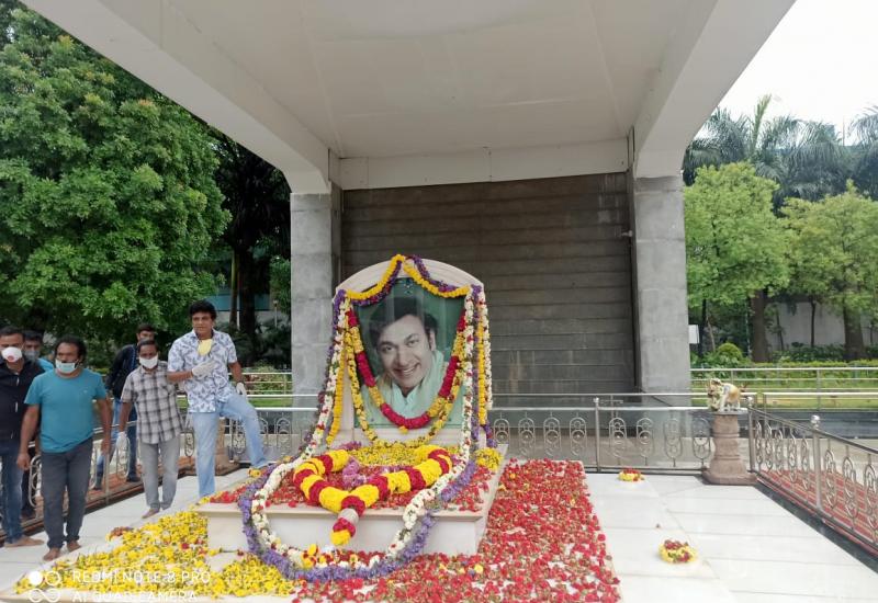 ಸರಳವಾಗಿ ಆಚರಣೆ ಮಾಡಿದ ಅಣ್ಣಾವ್ರ ಹುಟ್ಟುಹಬ್ಬ.