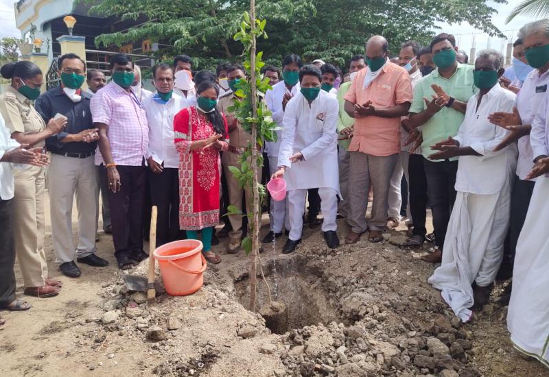 ಪರಿಸರ ರಕ್ಷಣೆ ನಮ್ಮ ಹೊಣೆ ಸಾಲುಮರದ ತಿಮ್ಮಕ್ಕ ನಮಗೆ ಆದರ್ಶ .