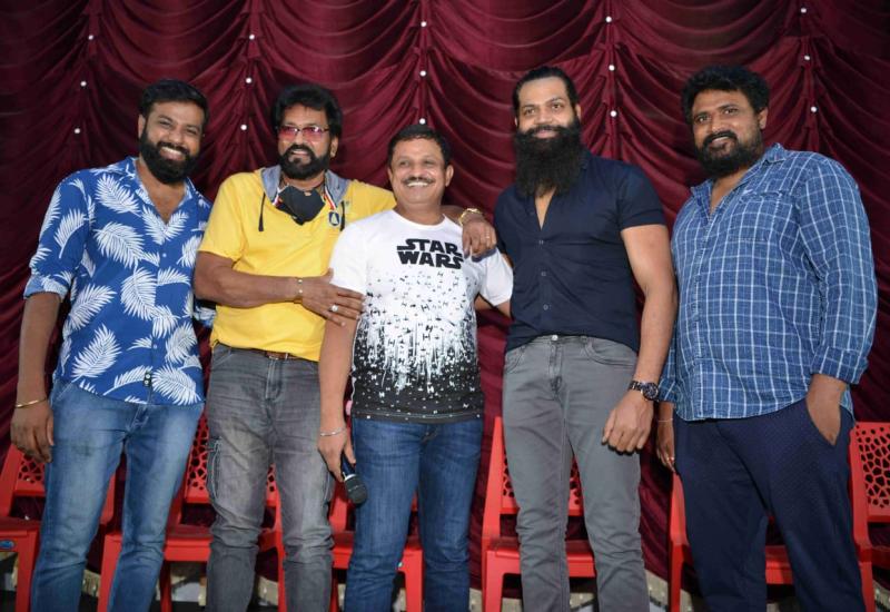 "ವರದ" ನಾಗಿ ಬರುತ್ತಿದ್ದಾರೆ ವಿನೋದ್ ಪ್ರಭಾಕರ್.. ಸ್ಯಾಂಡಲ್ ವುಡ್ ನಲ್ಲಿ ಸದ್ದು ಮಾಡುತ್ತಿದೆ ಚಿತ್ರದ ಮೋಷನ್ ಪೋಸ್ಟರ್.
